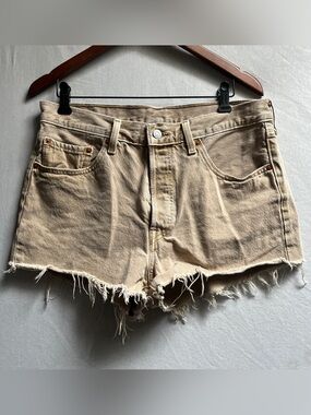 Levi’s 501 Frayed Denim Cutoff Buttonfly Shorts Beige Tan Womens Sz 32